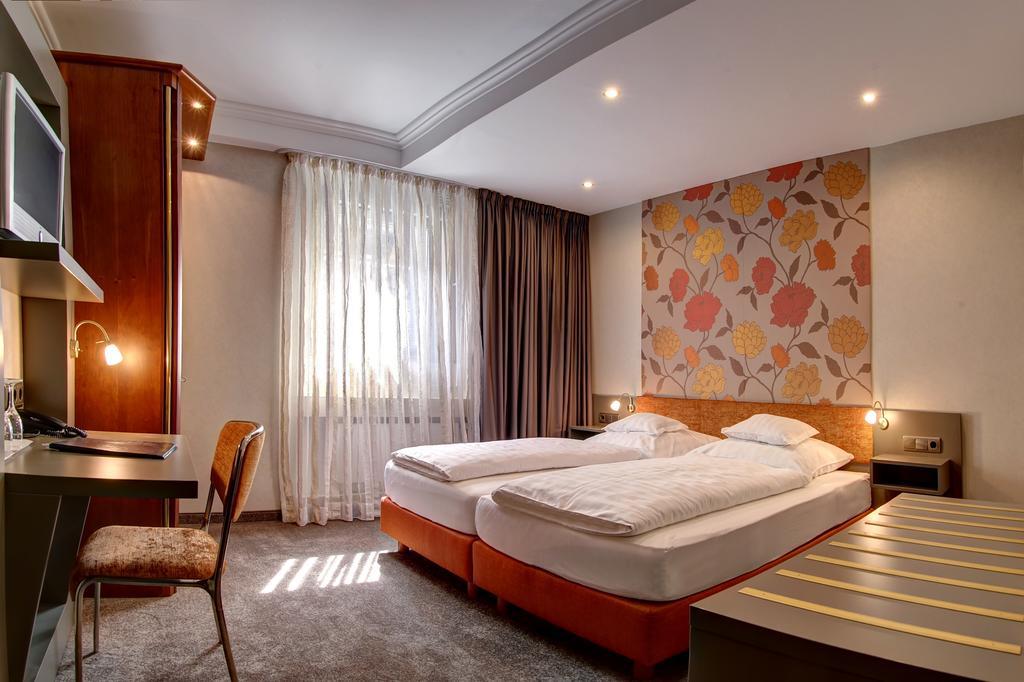 וורנדורף Hotel Im Engel מראה חיצוני תמונה